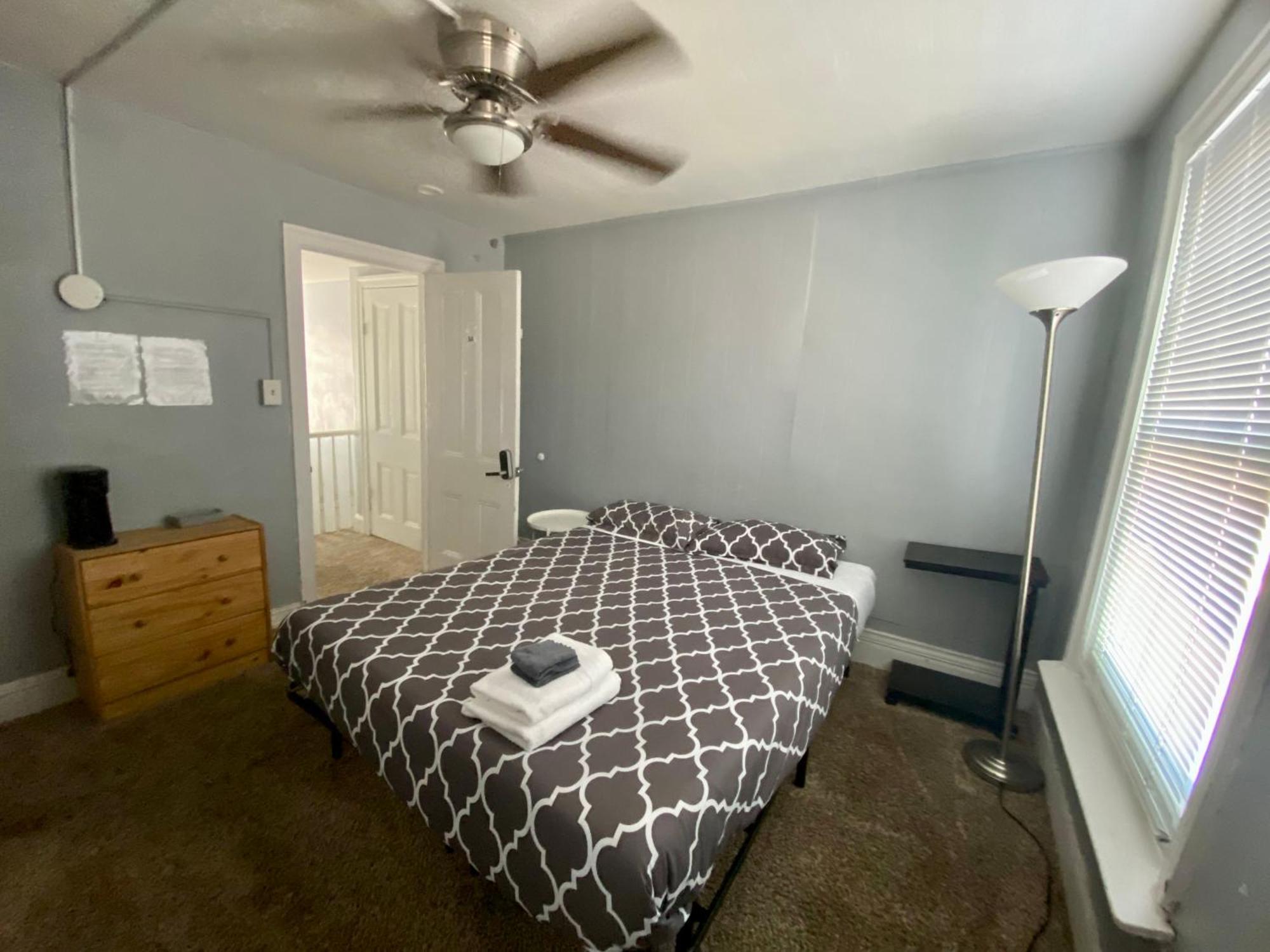 Clover 2900 - Apartment And Rooms With Private Bathroom Near Washington Ave South Philly Philadelphie Extérieur photo