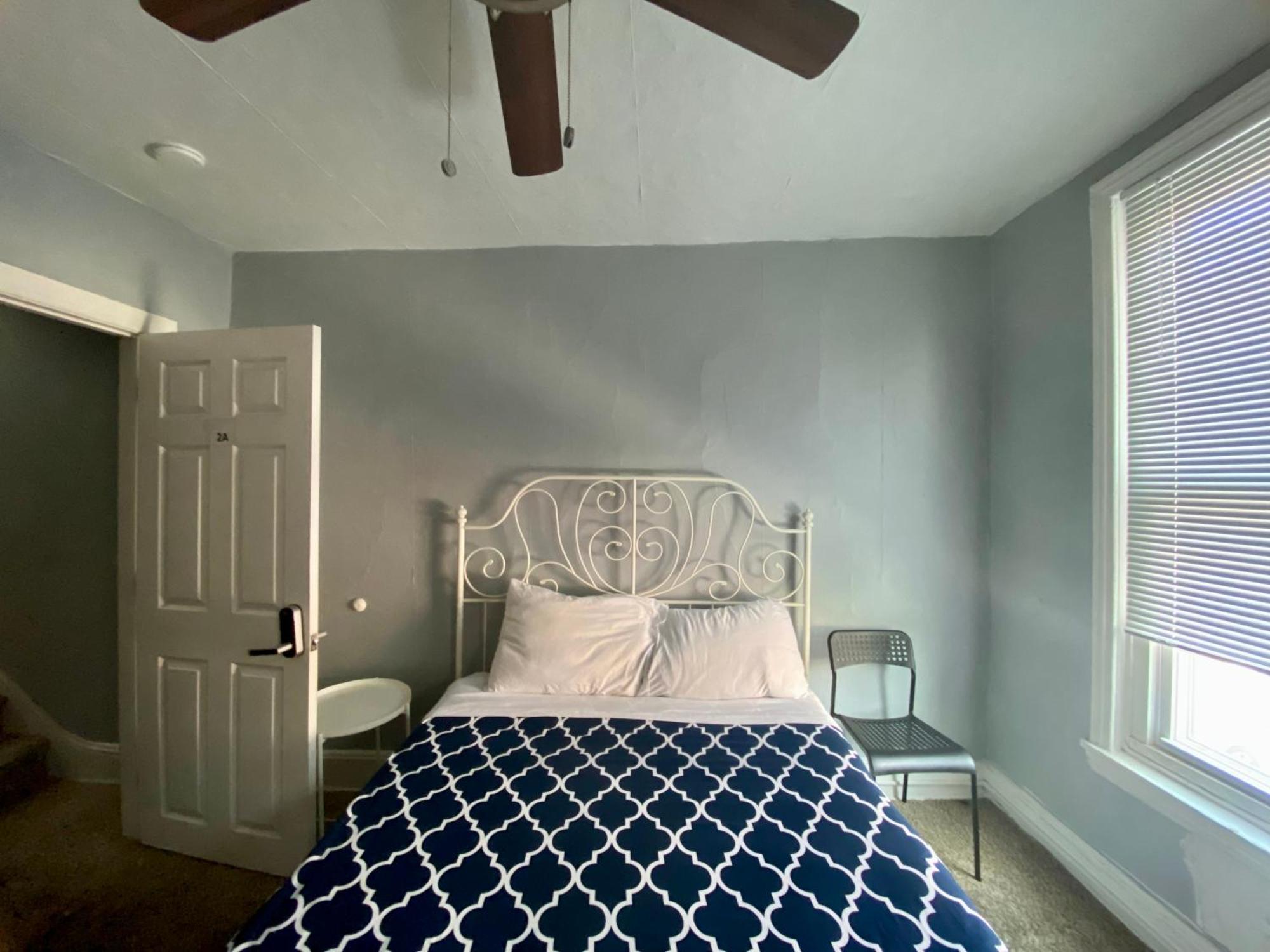 Clover 2900 - Apartment And Rooms With Private Bathroom Near Washington Ave South Philly Philadelphie Chambre photo