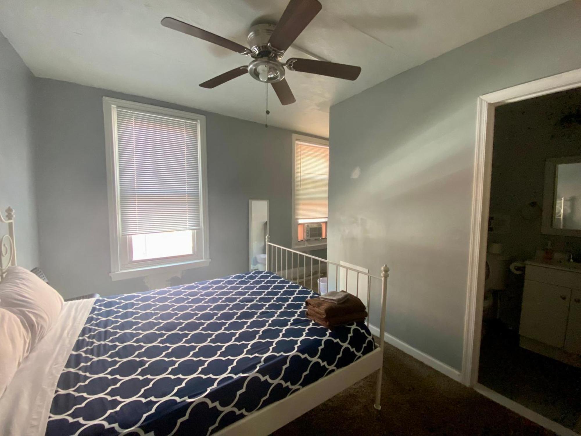 Clover 2900 - Apartment And Rooms With Private Bathroom Near Washington Ave South Philly Philadelphie Chambre photo