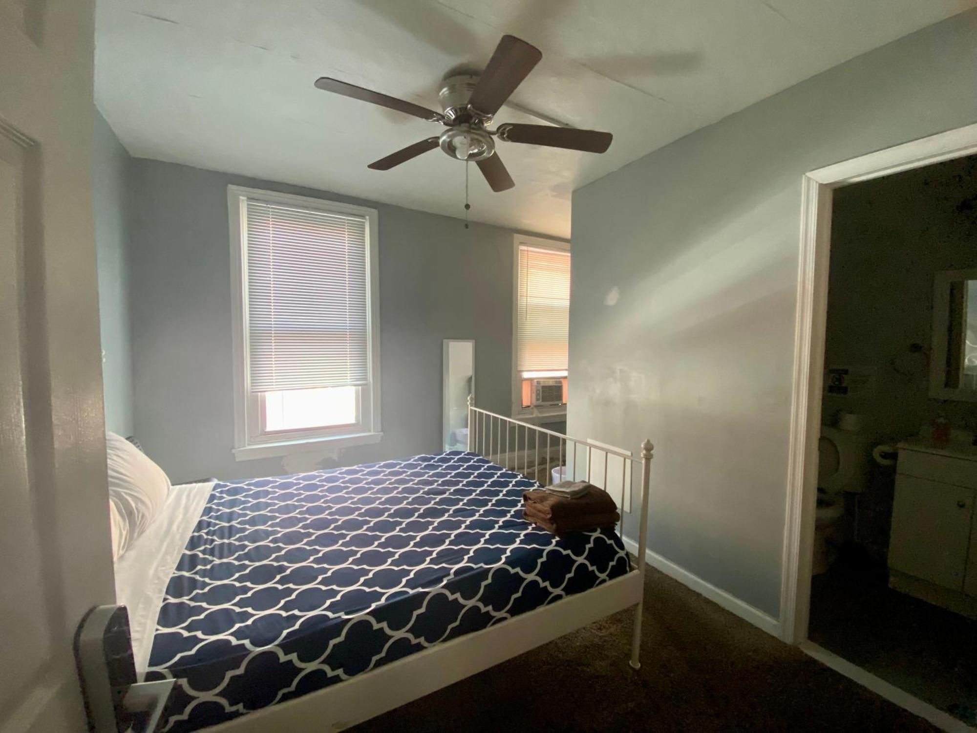 Clover 2900 - Apartment And Rooms With Private Bathroom Near Washington Ave South Philly Philadelphie Chambre photo