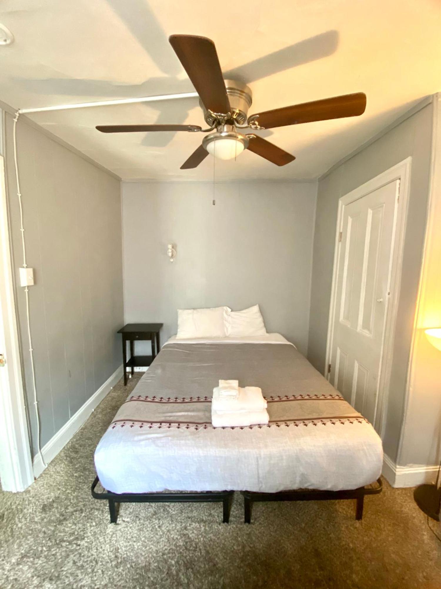 Clover 2900 - Apartment And Rooms With Private Bathroom Near Washington Ave South Philly Philadelphie Extérieur photo